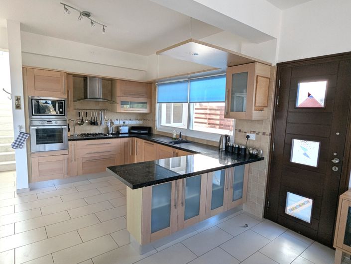 Image No.49-4 Bed Property for sale