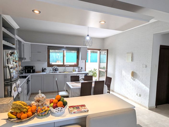 Image No.8-Propriété de 3 chambres à vendre à Kato Polemidia