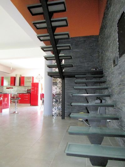 Image No.17-3 Bed Property for sale