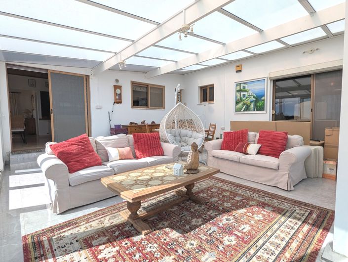 Image No.16-4 Bed Property for sale