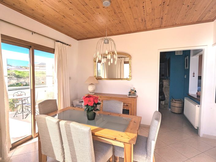 Image No.20-4 Bed Property for sale