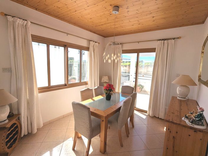 Image No.21-4 Bed Property for sale