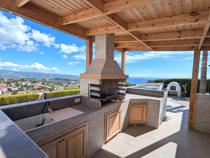 Image No.30-4 Bed Property for sale