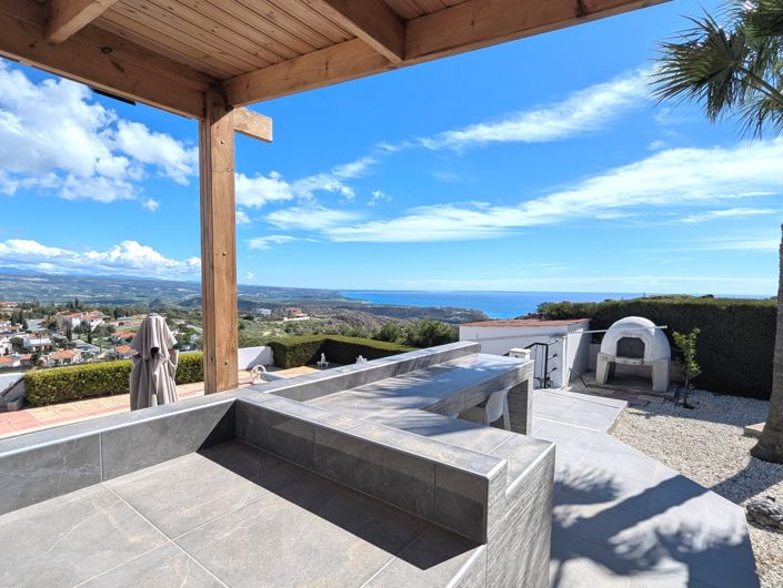 Image No.32-4 Bed Property for sale