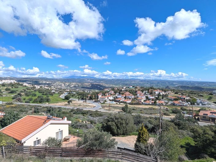 Image No.4-4 Bed Property for sale