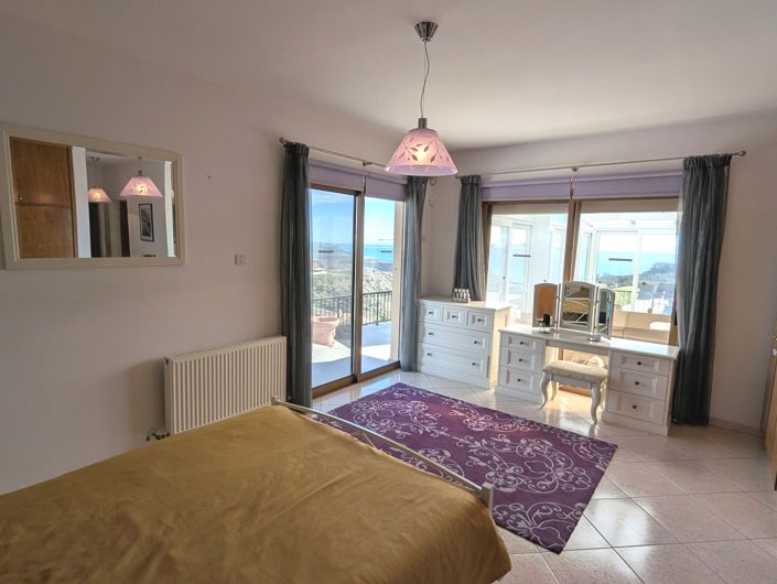 Image No.45-4 Bed Property for sale