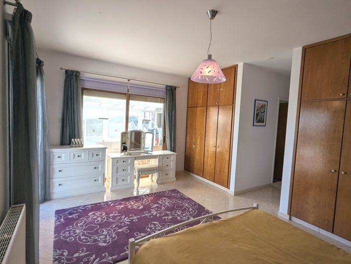 Image No.47-4 Bed Property for sale