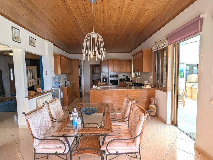 Image No.52-4 Bed Property for sale