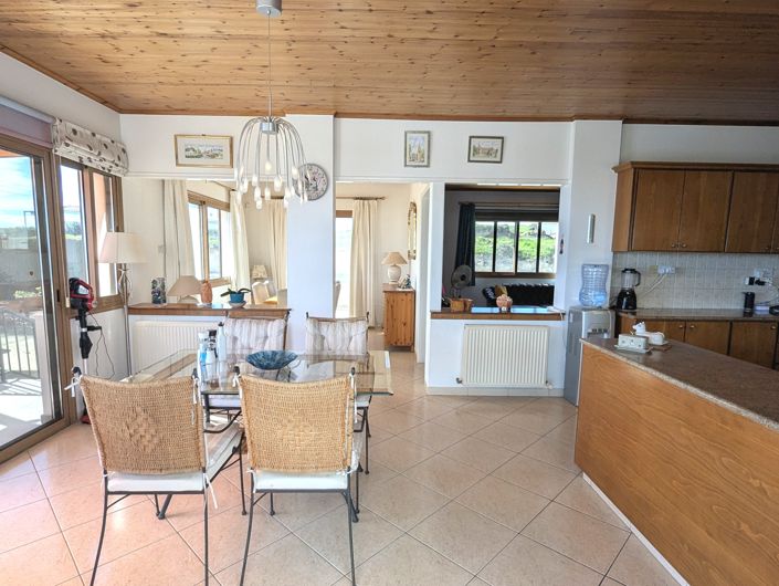 Image No.53-4 Bed Property for sale