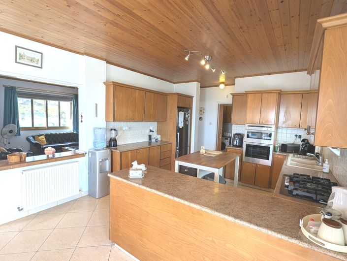 Image No.58-4 Bed Property for sale