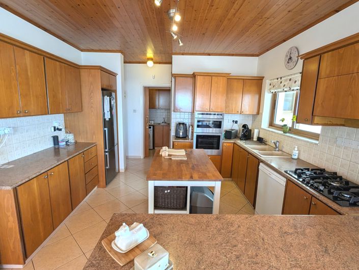 Image No.59-4 Bed Property for sale