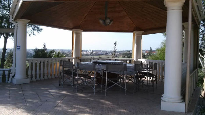 Image No.17-8 Bed Property for sale