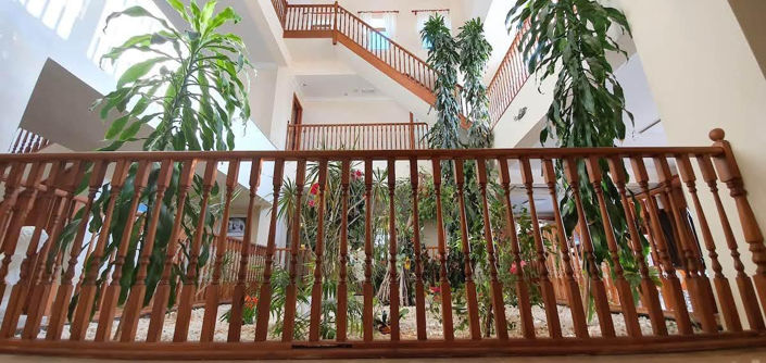 Image No.2-8 Bed Property for sale