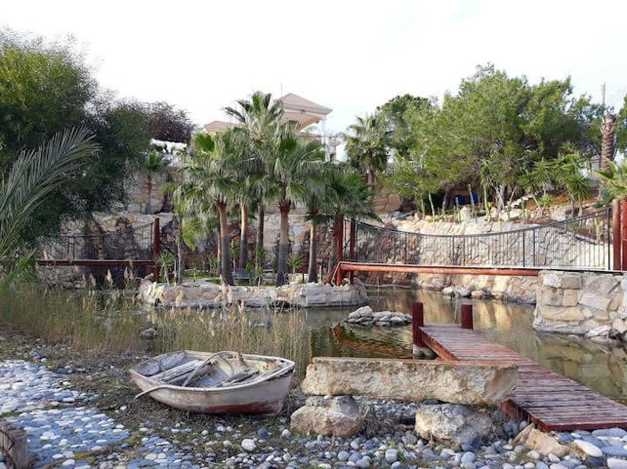 Image No.26-8 Bed Property for sale