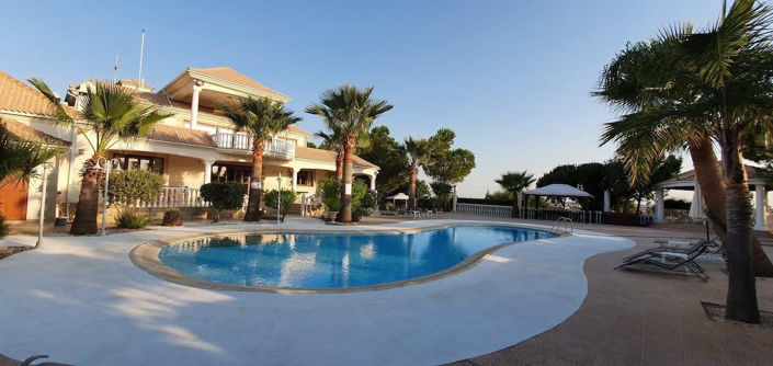 Image No.27-8 Bed Property for sale