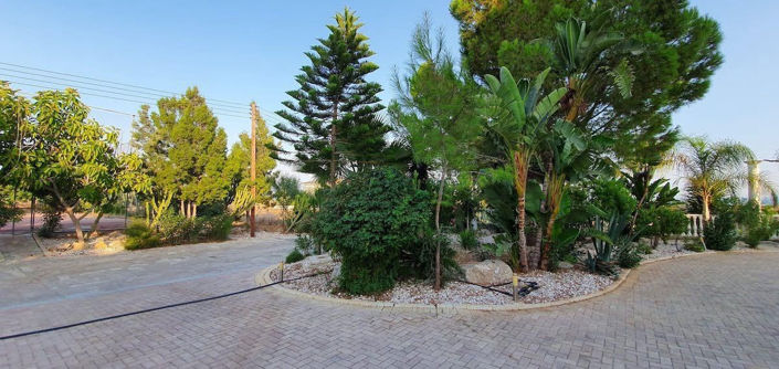 Image No.28-8 Bed Property for sale