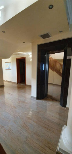 Image No.33-8 Bed Property for sale