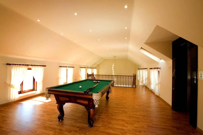 Image No.44-8 Bed Property for sale