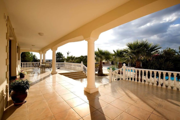 Image No.47-8 Bed Property for sale