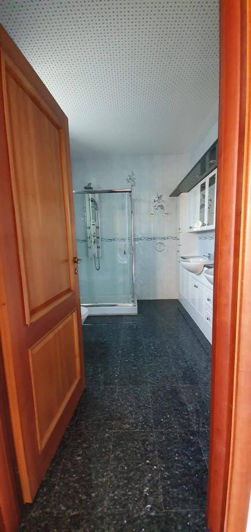 Image No.6-8 Bed Property for sale