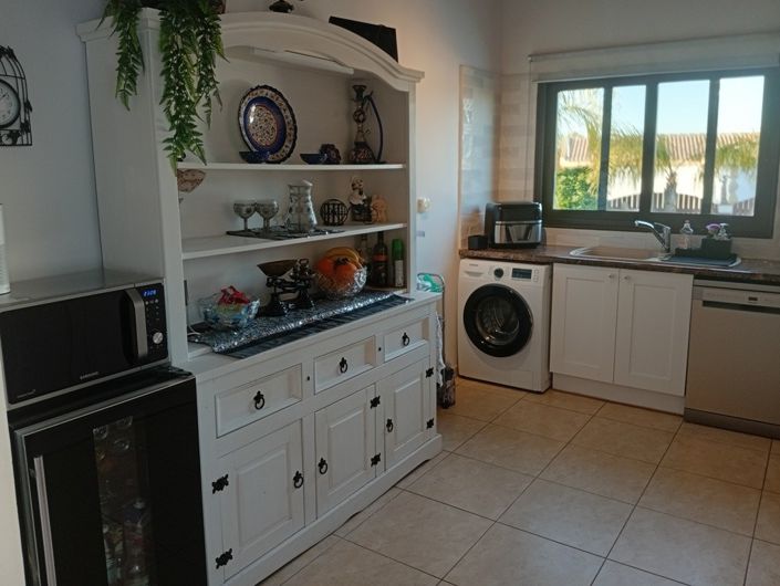 Image No.13-3 Bed Property for sale