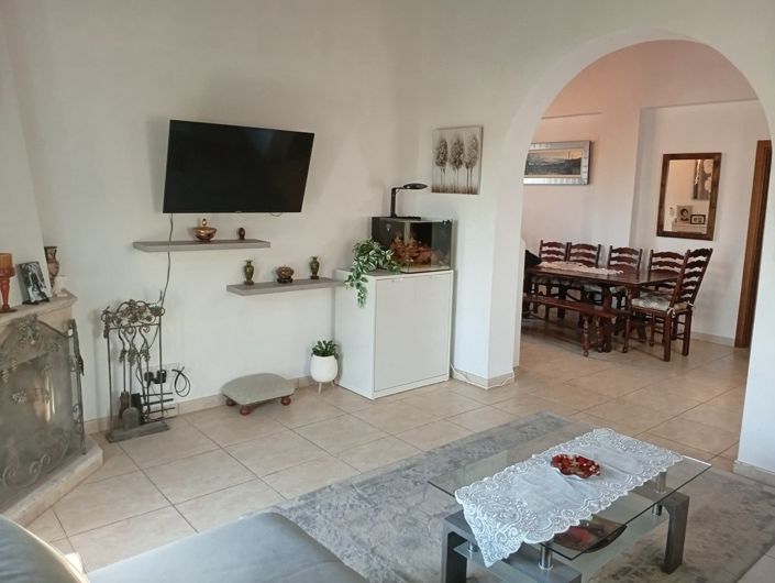 Image No.16-3 Bed Property for sale