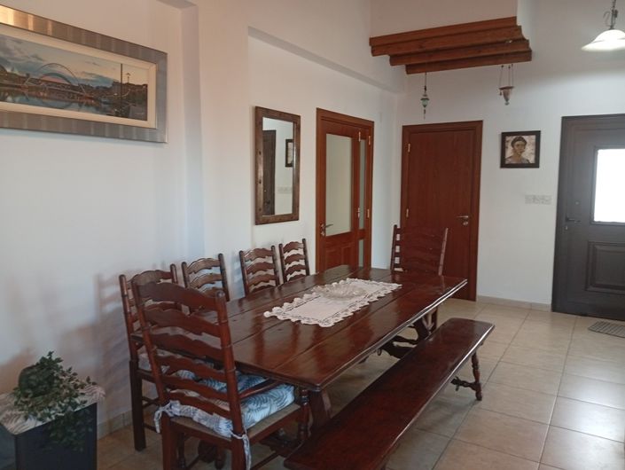 Image No.20-3 Bed Property for sale