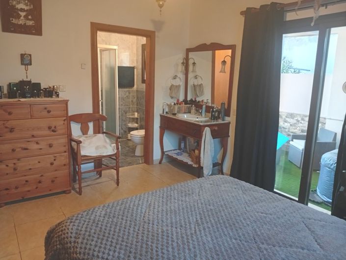 Image No.24-3 Bed Property for sale