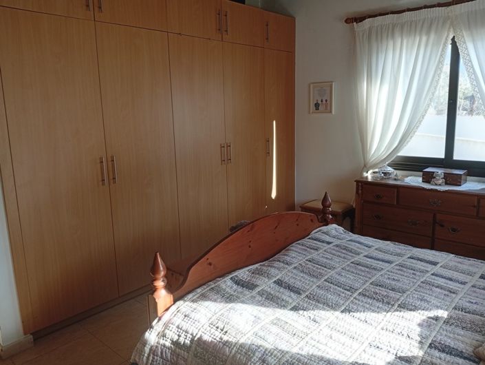 Image No.28-3 Bed Property for sale