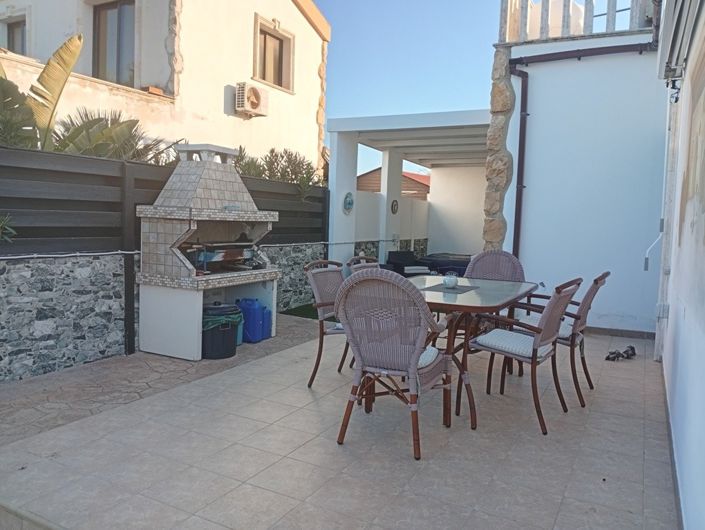 Image No.3-3 Bed Property for sale