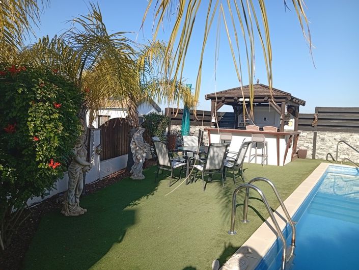 Image No.5-3 Bed Property for sale