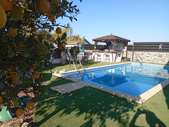 Image No.6-3 Bed Property for sale