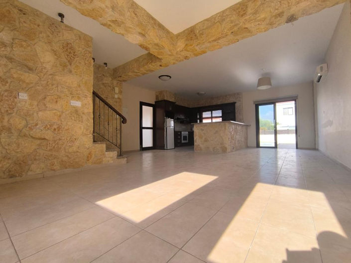 Image No.2-Propriété de 3 chambres à vendre à Pylas