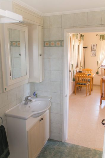 Image No.12-4 Bed Property for sale