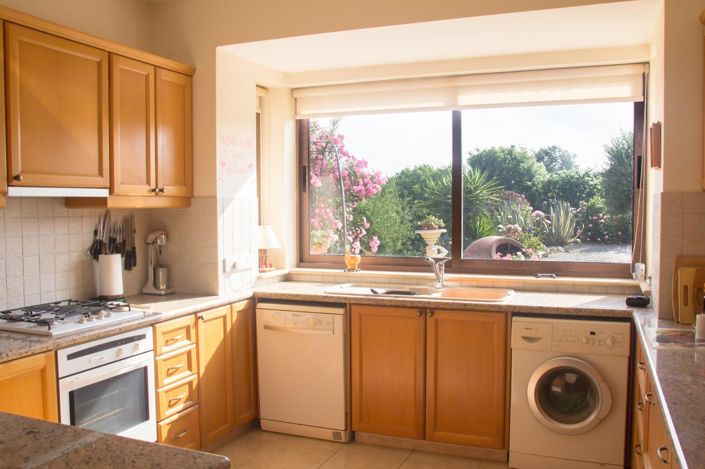 Image No.37-4 Bed Property for sale