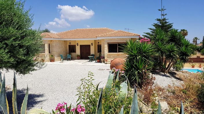 Image No.5-4 Bed Property for sale