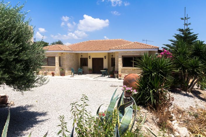 Image No.54-4 Bed Property for sale