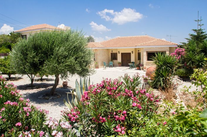 Image No.56-4 Bed Property for sale