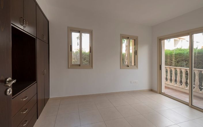 Image No.13-2 Bed Property for sale