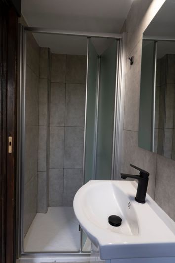 Image No.16-2 Bed Property for sale