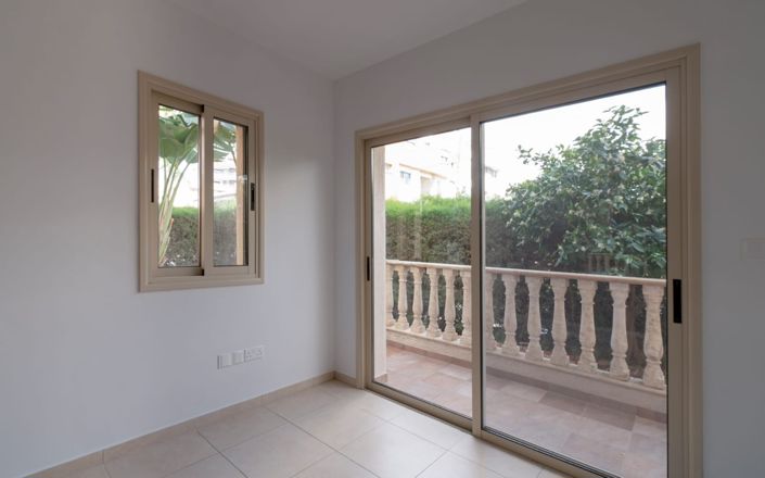 Image No.6-2 Bed Property for sale