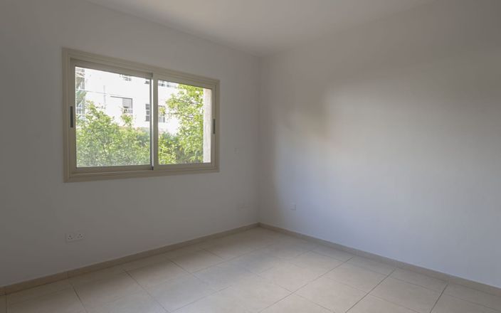 Image No.9-2 Bed Property for sale