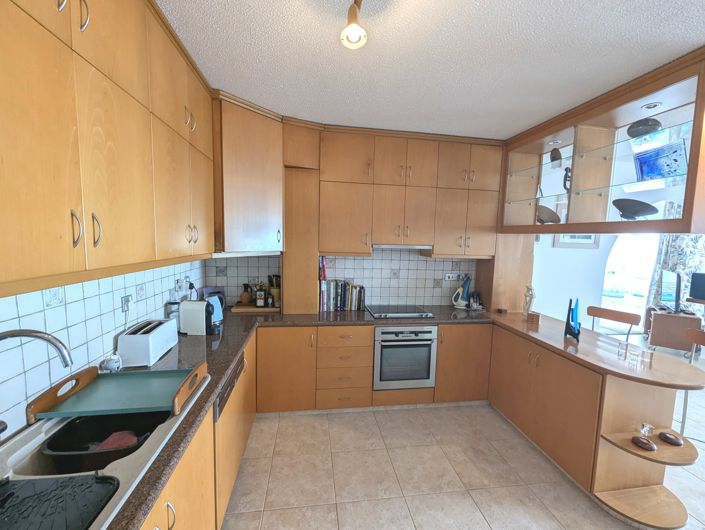 Image No.16-3 Bed Property for sale