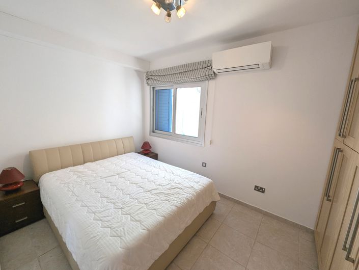 Image No.24-3 Bed Property for sale