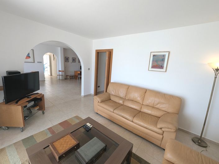 Image No.9-3 Bed Property for sale