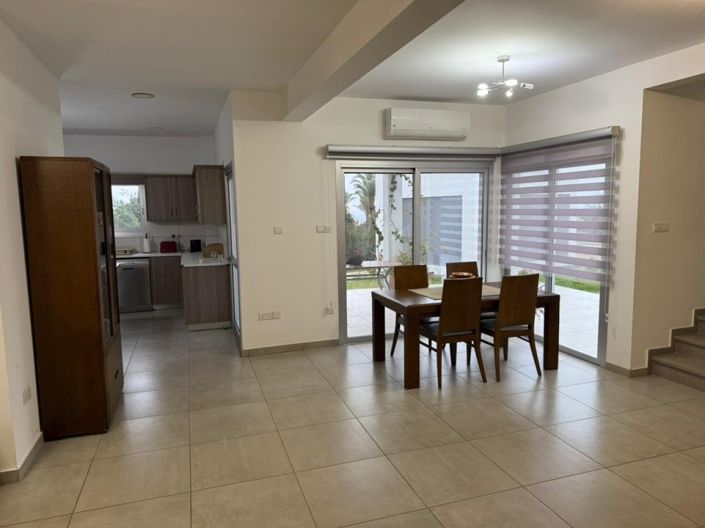 Image No.5-5 Bed Property for sale