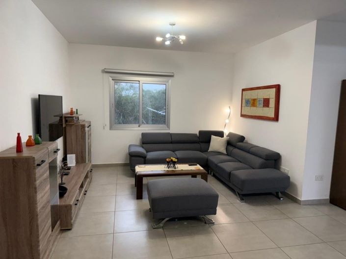 Image No.8-5 Bed Property for sale
