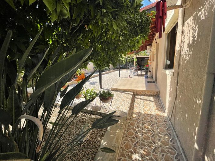 Image No.13-3 Bed Property for sale