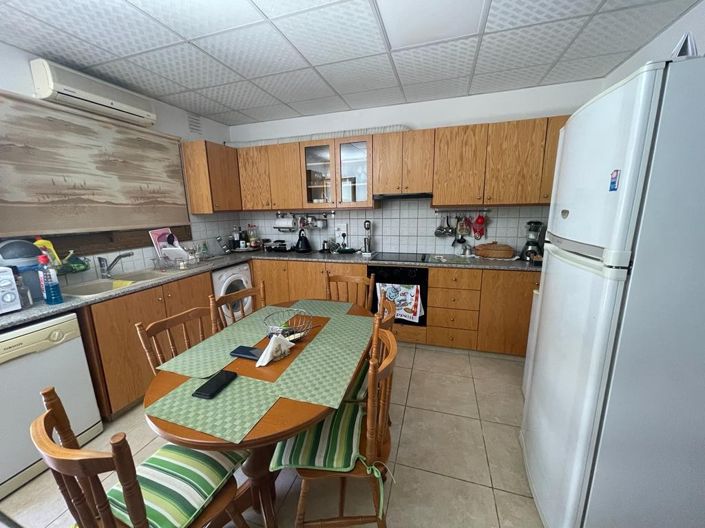 Image No.27-3 Bed Property for sale