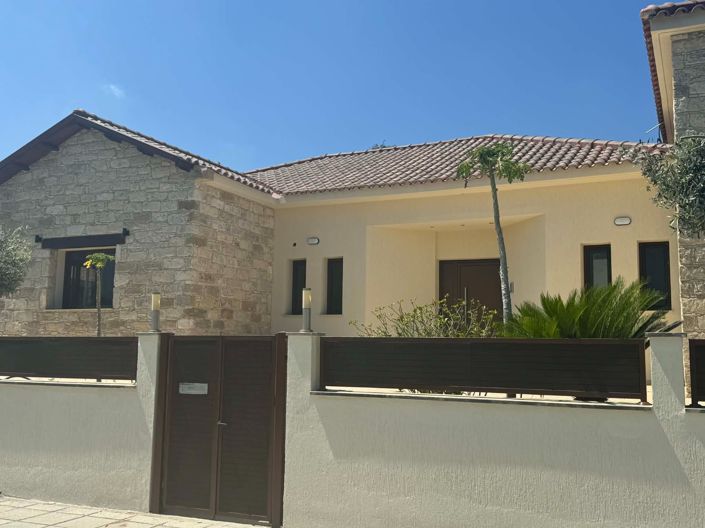 Image No.4-3 Bed Property for sale